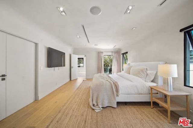 180 S Vista Street, Los Angeles, CA 90036 — photo 10 of 25