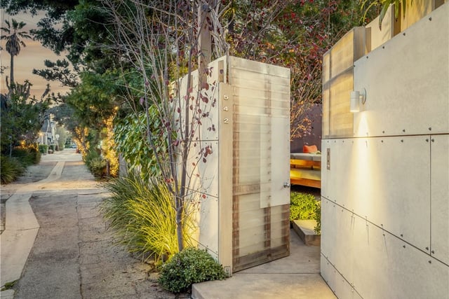 542 Altair Place, Venice, CA 90291 — photo 6 of 50