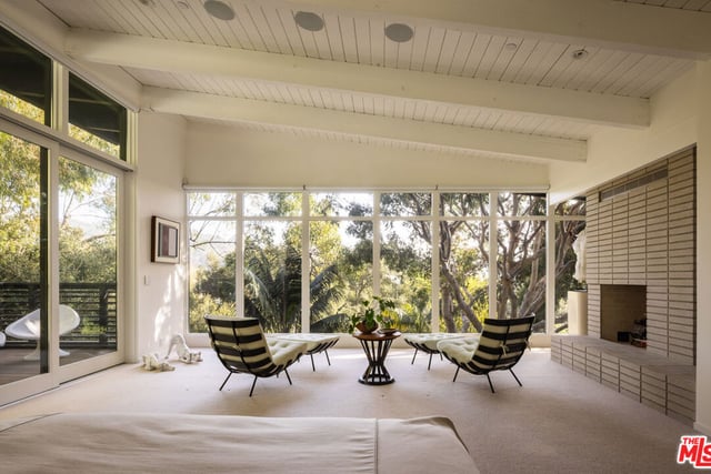 2179 Mandeville Canyon Road, Los Angeles, CA 90049 — photo 15 of 24