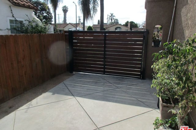 1829 W 84th Place, Los Angeles, CA 90047 — photo 29 of 36