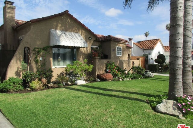 1829 W 84th Place, Los Angeles, CA 90047 — photo 3 of 36