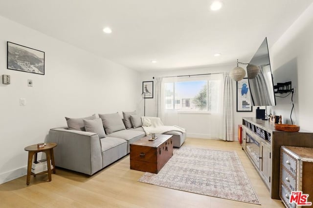11813 Runnymede Street 36, North Hollywood, CA 91605 — photo 3 of 24