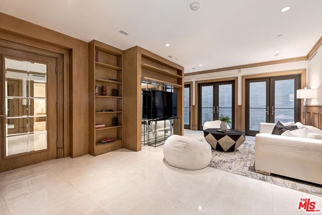 610 N Rodeo Drive, Beverly Hills, CA 90210 — photo 29 of 38