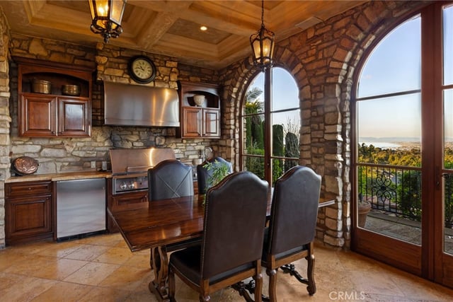 4 Yellow Brick Rd, Rancho Palos Verdes, CA 90275 — photo 19 of 40