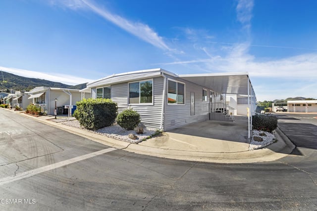 72 Suzanne Court 72, Newbury Park, CA 91320 — photo 2 of 35