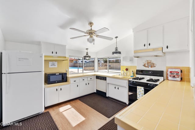 72 Suzanne Court 72, Newbury Park, CA 91320 — photo 34 of 35