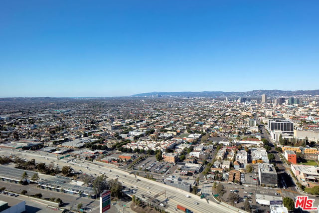 900 W Olympic Boulevard 40F, Los Angeles, CA 90015 — photo 9 of 11