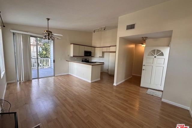 2486 Pleasant Way H, Thousand Oaks, CA 91362 — photo 5 of 19