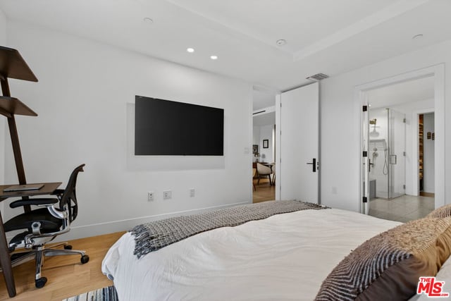 10777 Wilshire Boulevard 208, Los Angeles, CA 90024 — photo 15 of 44