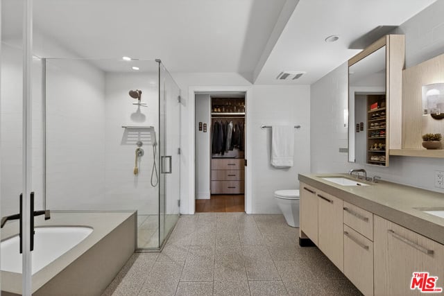 10777 Wilshire Boulevard 208, Los Angeles, CA 90024 — photo 16 of 44