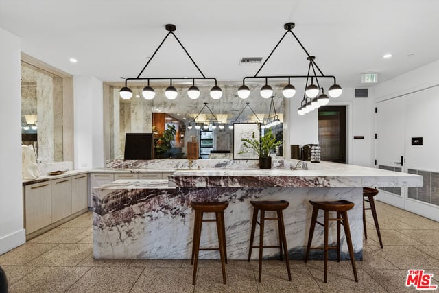 10777 Wilshire Boulevard 208, Los Angeles, CA 90024 — photo 31 of 44