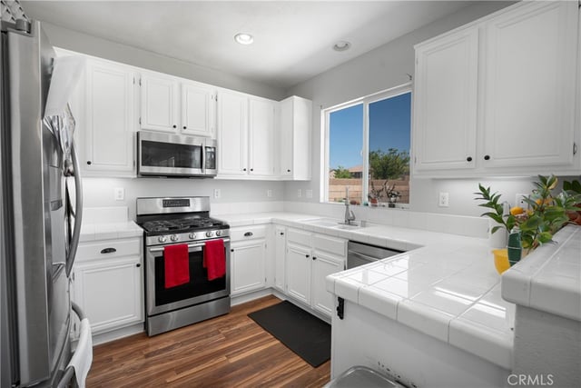 4225 Vahan Court, Lancaster, CA 93536 — photo 6 of 22