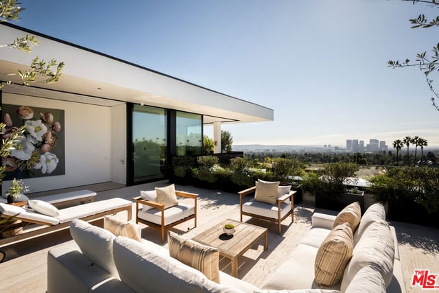 1210 Laurel Way, Beverly Hills, CA 90210 — photo 16 of 53