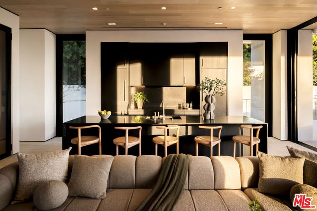 1210 Laurel Way, Beverly Hills, CA 90210 — photo 37 of 53