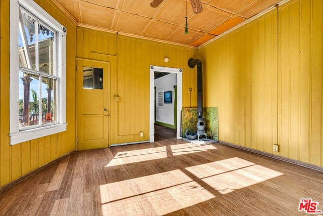 281 E AVENUE 33, Los Angeles, CA 90031 — photo 10 of 44