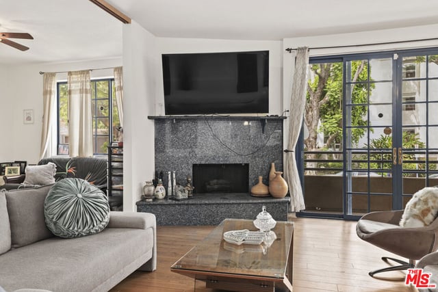 4230 Stansbury Avenue 105, Sherman Oaks, CA 91423 — photo 6 of 21