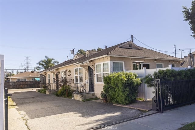 6614 Camellia Avenue, North Hollywood, CA 91606 — photo 12 of 17