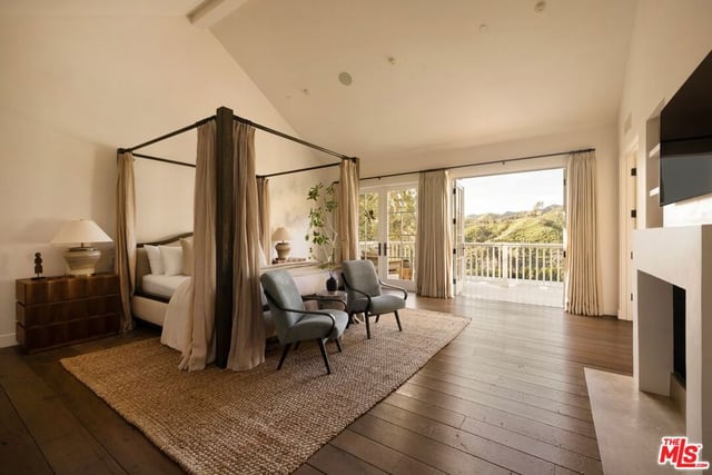 1319 Amalfi Drive, Pacific Palisades, CA 90272 — photo 13 of 28