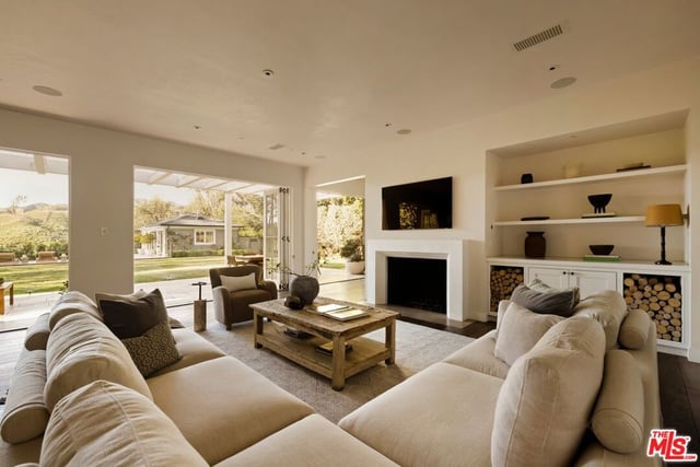 1319 Amalfi Drive, Pacific Palisades, CA 90272 — photo 7 of 28