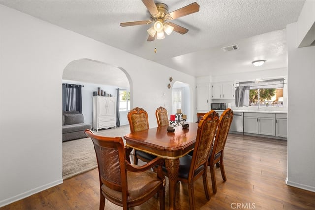 38511 Carolside, Palmdale, CA 93550 — photo 11 of 29