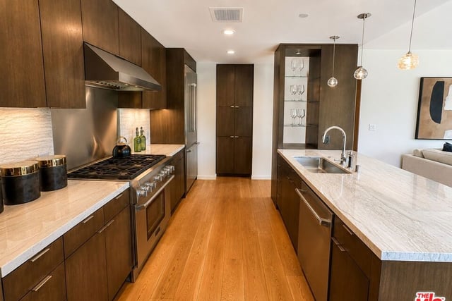 1705 Ocean Avenue 208, Santa Monica, CA 90401 — photo 8 of 26
