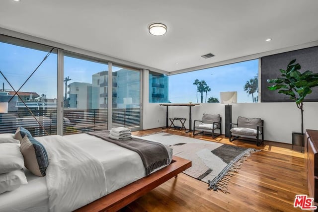 17 N Venice Boulevard, Venice, CA 90291 — photo 24 of 36