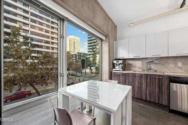 645 W 9th Street 200, Los Angeles, CA 90015 — photo 5 of 27