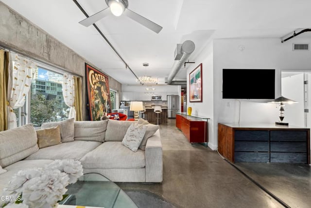 645 W 9th Street 200, Los Angeles, CA 90015 — photo 8 of 27