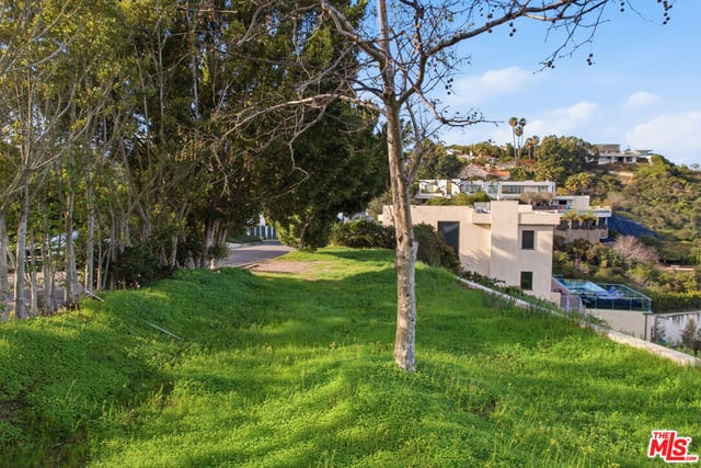 1016 Stradella Road, Los Angeles, CA 90077 — photo 5 of 10