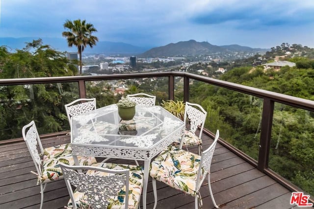 3200 Wrightwood Drive, Studio City, CA 91604 — photo 17 of 40