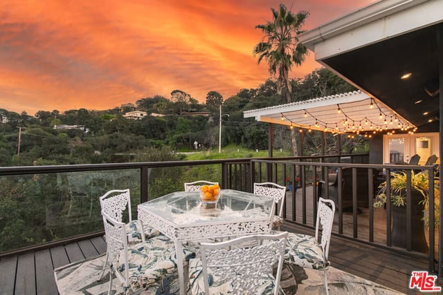 3200 Wrightwood Drive, Studio City, CA 91604 — photo 5 of 40