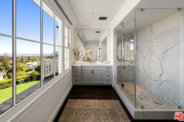 1676 Alta Mura Road, Pacific Palisades, CA 90272 — photo 22 of 47