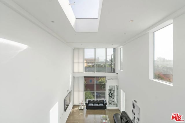 611 N Bronson Avenue 10, Los Angeles, CA 90004 — photo 10 of 23