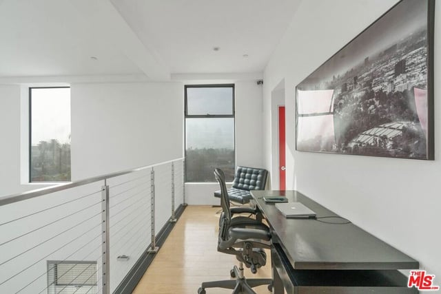 611 N Bronson Avenue 10, Los Angeles, CA 90004 — photo 11 of 23