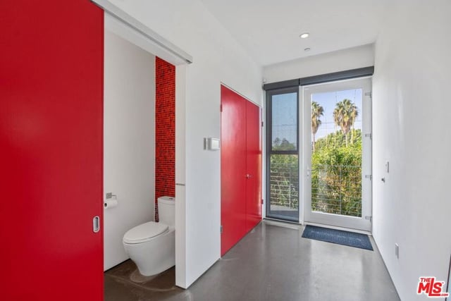 611 N Bronson Avenue 10, Los Angeles, CA 90004 — photo 19 of 23