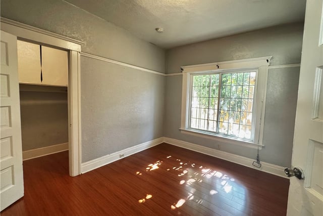 2129 W 30th, Los Angeles, CA 90018 — photo 16 of 37