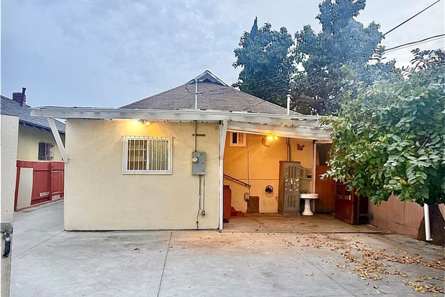 2129 W 30th, Los Angeles, CA 90018 — photo 29 of 37