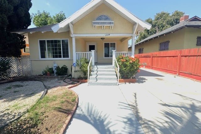 2129 W 30th, Los Angeles, CA 90018 — photo 3 of 37