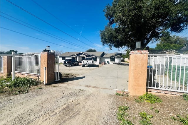 13877 Astoria, Sylmar, CA 91342 — photo 8 of 8