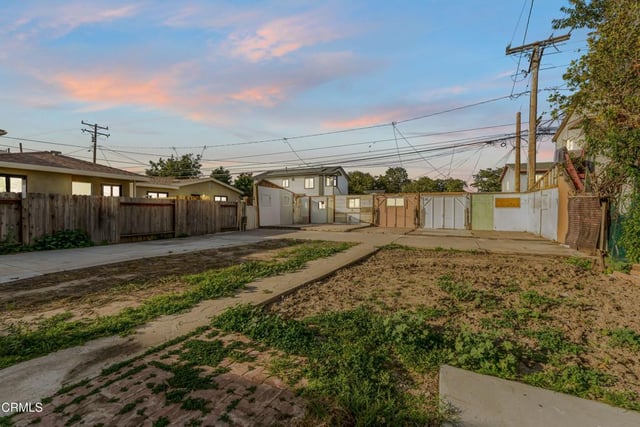 425 W 1st Street, Oxnard, CA 93030 — photo 16 of 21