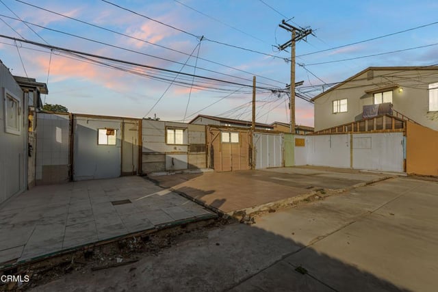 425 W 1st Street, Oxnard, CA 93030 — photo 17 of 21