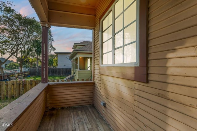 425 W 1st Street, Oxnard, CA 93030 — photo 4 of 21