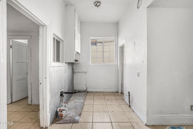 425 W 1st Street, Oxnard, CA 93030 — photo 7 of 21