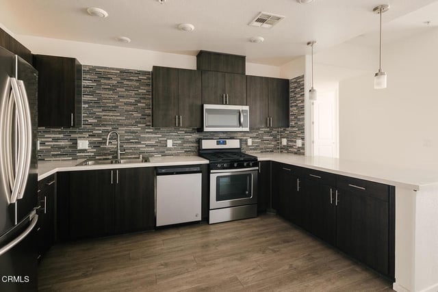 124 W Colorado Street 404, Glendale, CA 91204 — photo 21 of 53