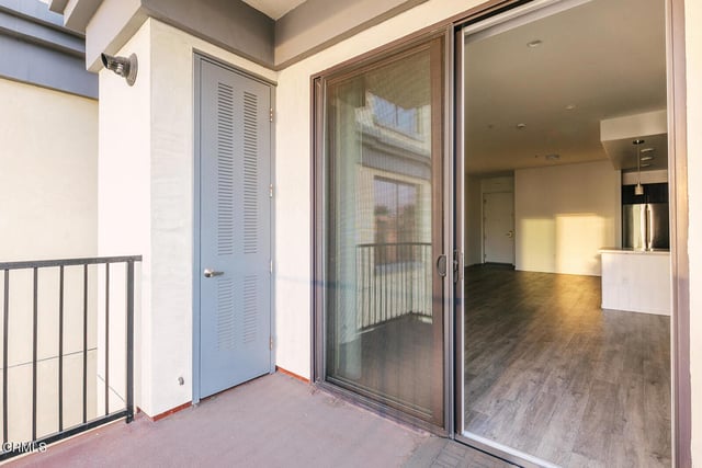 124 W Colorado Street 404, Glendale, CA 91204 — photo 31 of 53