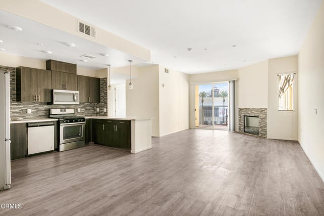 124 W Colorado Street 404, Glendale, CA 91204 — photo 4 of 53