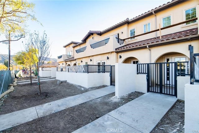 5526 E Los Angeles Avenue 1, Simi Valley, CA 93063 — photo 3 of 48