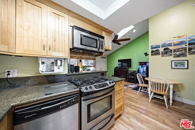 1100 Walnut Avenue 6, Long Beach, CA 90813 — photo 21 of 39