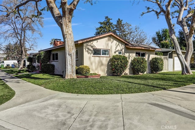 5906 Colbath, Valley Glen, CA 91401 — photo 3 of 25