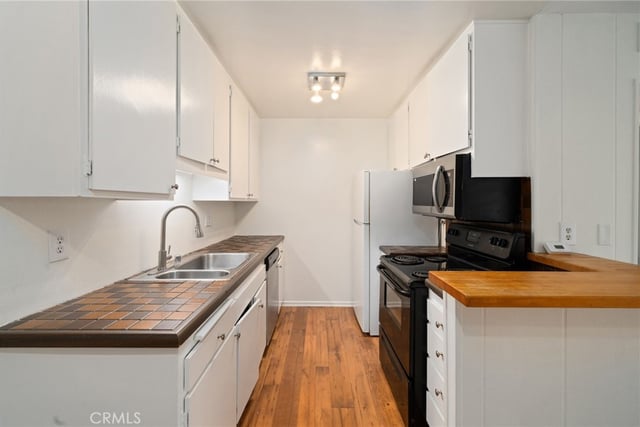 576 N Bellflower Boulevard 236, Long Beach, CA 90814 — photo 10 of 49